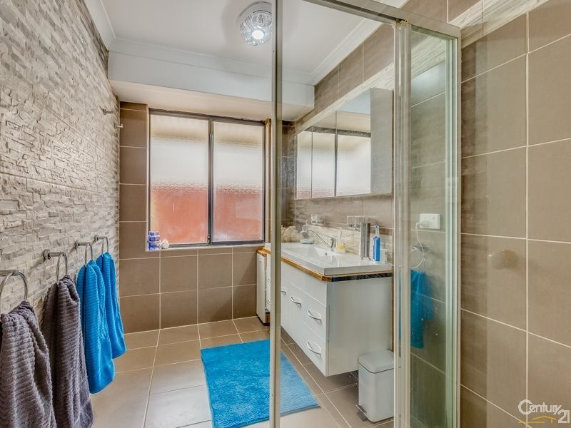 8 Valleyview Trail, Canning Vale WA 6155