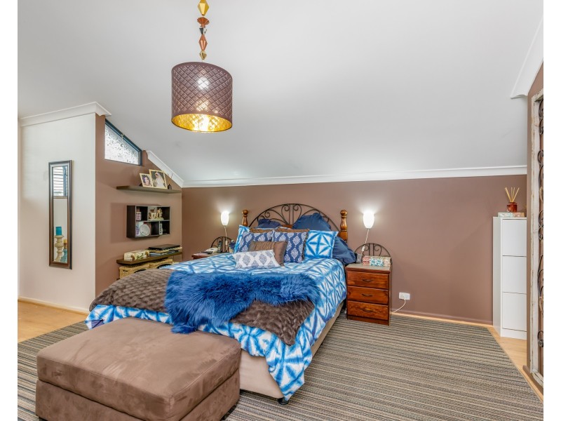 8 Valleyview Trail, Canning Vale WA 6155