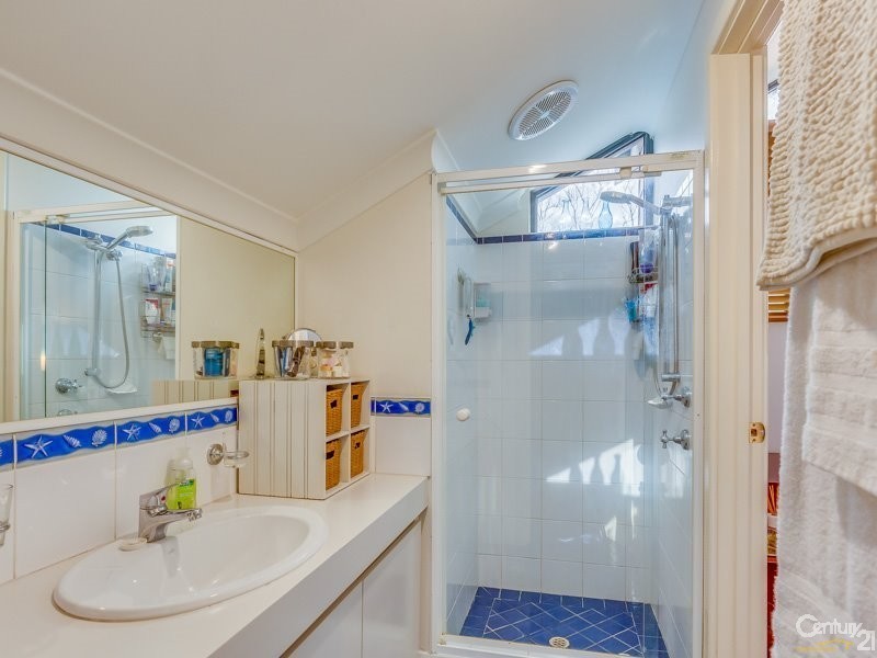 8 Valleyview Trail, Canning Vale WA 6155