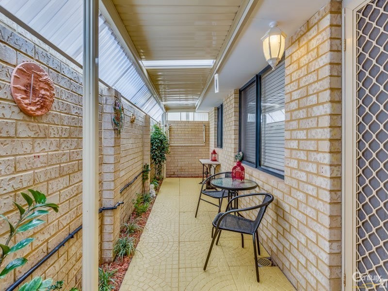 8 Valleyview Trail, Canning Vale WA 6155