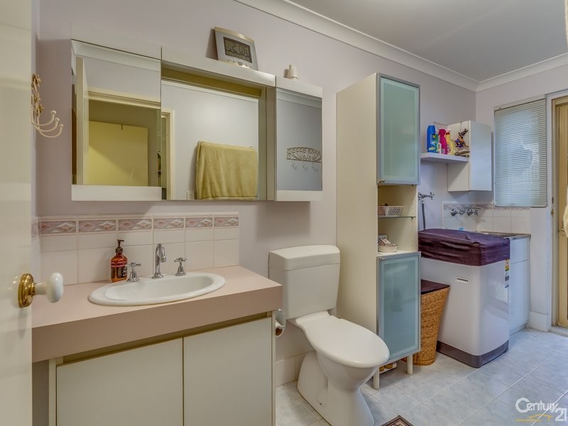 8 Valleyview Trail, Canning Vale WA 6155