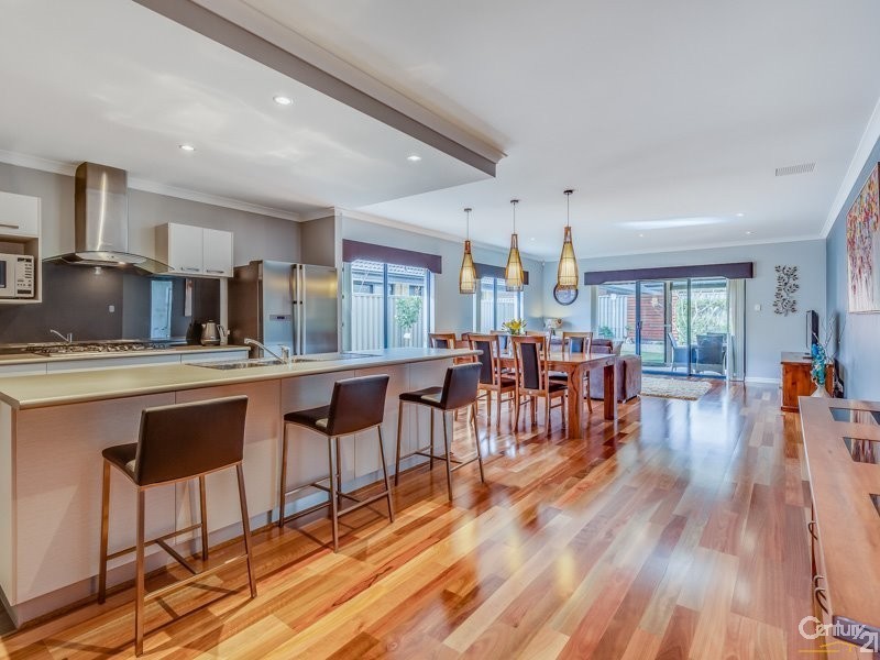 44 Pleasant Ave, Piara Waters WA 6112