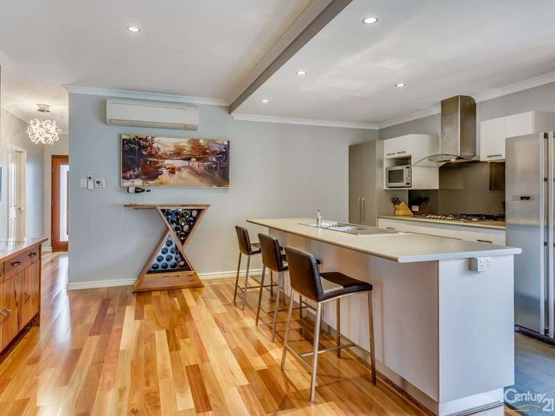 44 Pleasant Ave, Piara Waters WA 6112