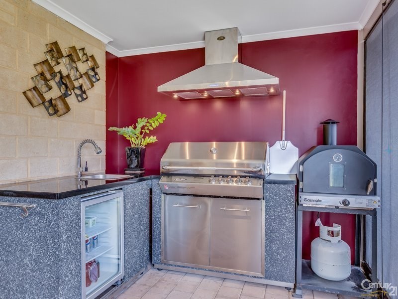 44 Pleasant Ave, Piara Waters WA 6112