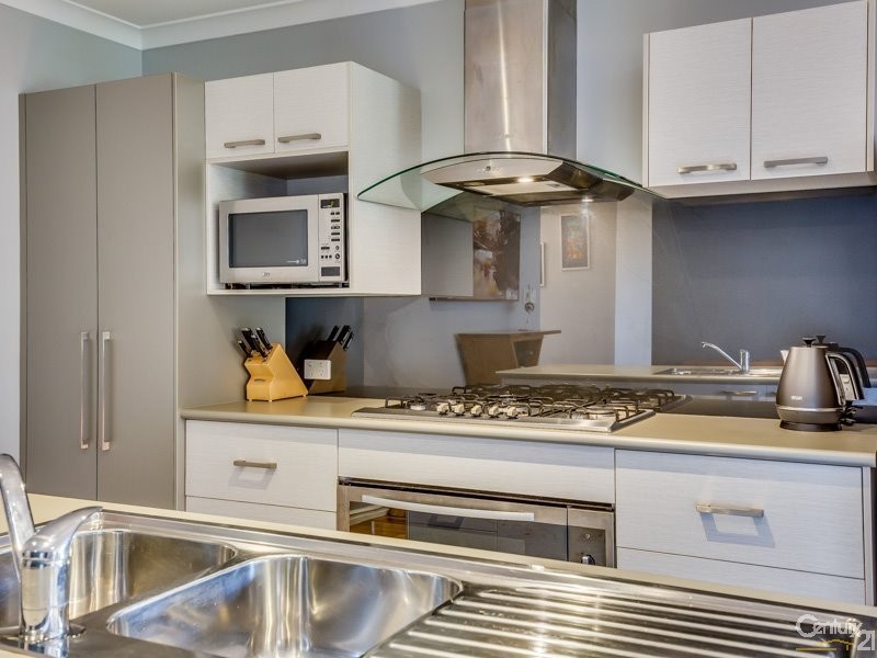 44 Pleasant Ave, Piara Waters WA 6112