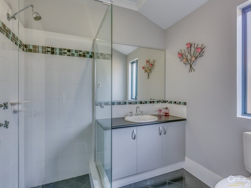 44 Pleasant Ave, Piara Waters WA 6112