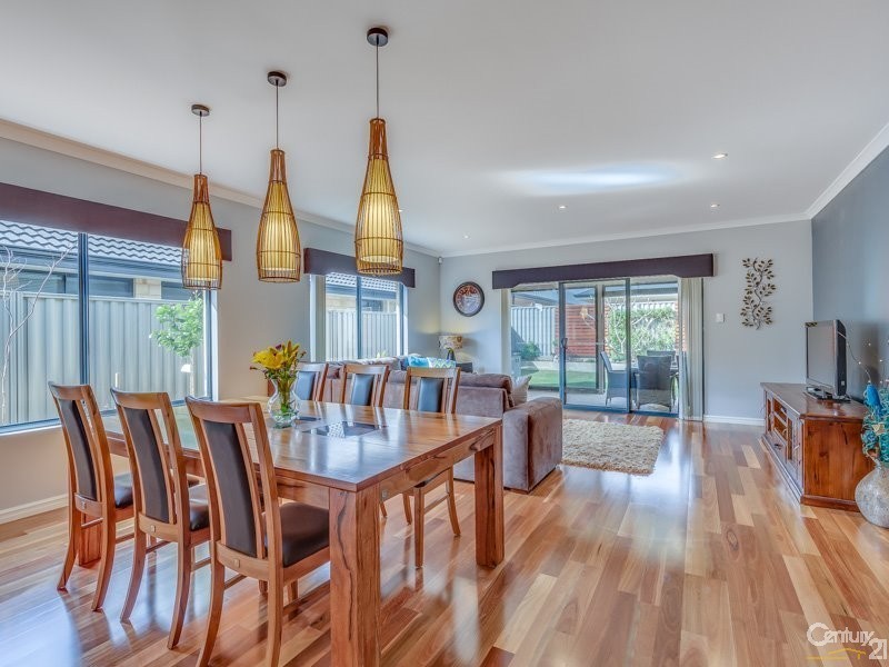 44 Pleasant Ave, Piara Waters WA 6112