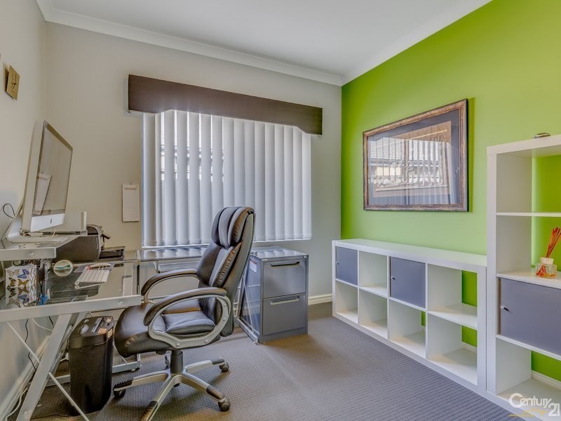 44 Pleasant Ave, Piara Waters WA 6112