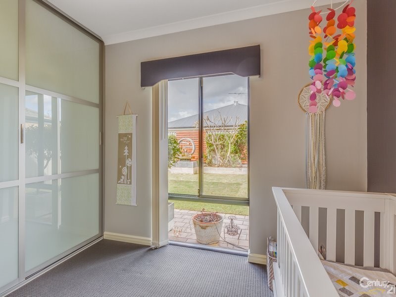 44 Pleasant Ave, Piara Waters WA 6112