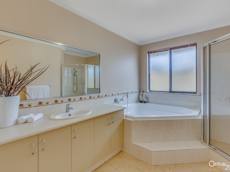 9 Bletchley Parkway, Southern River WA 6110