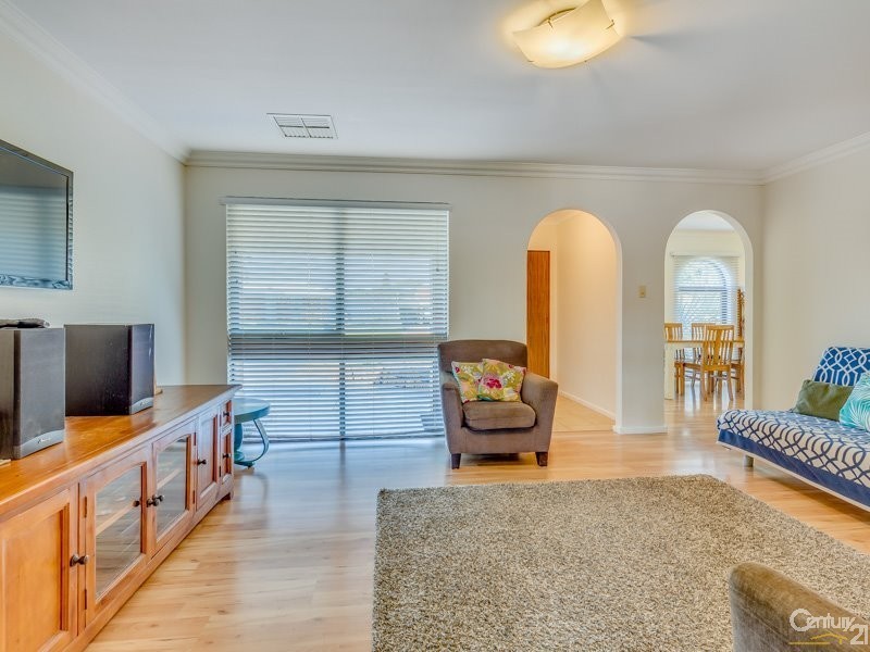 3 Bamshill Place, Thornlie WA 6108