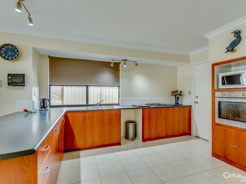 17 Fulmar Way, Seville Grove WA 6112