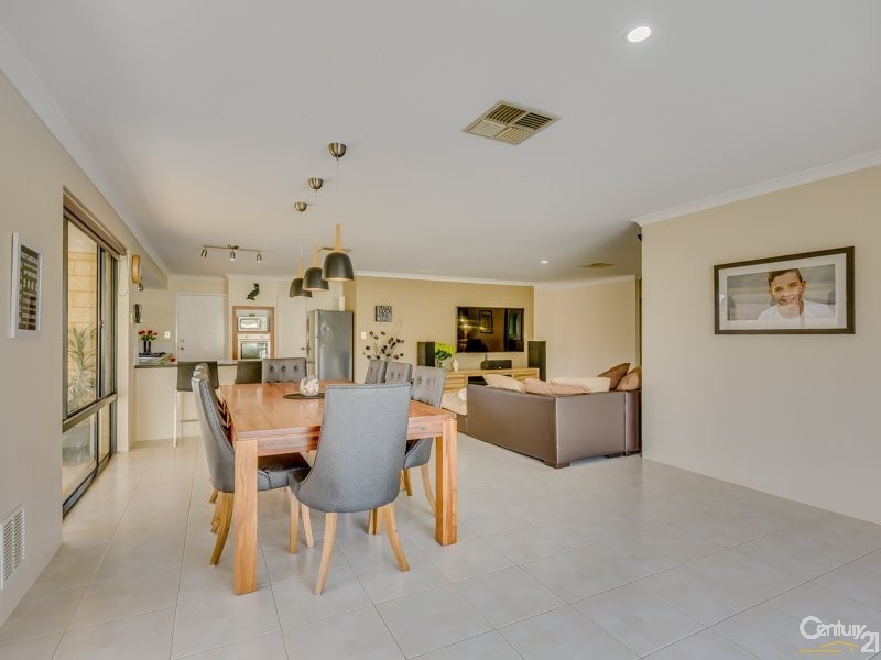 17 Fulmar Way, Seville Grove WA 6112