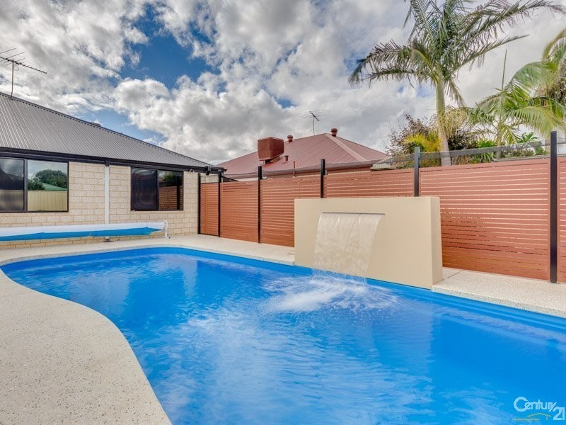 17 Fulmar Way, Seville Grove WA 6112