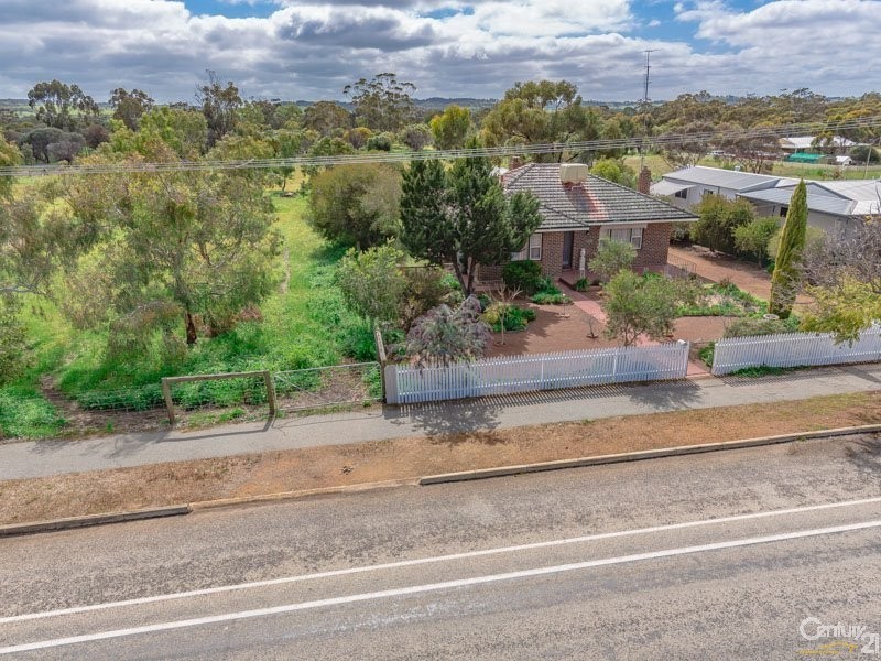 42 Great Southern Highway, Beverley WA 6304