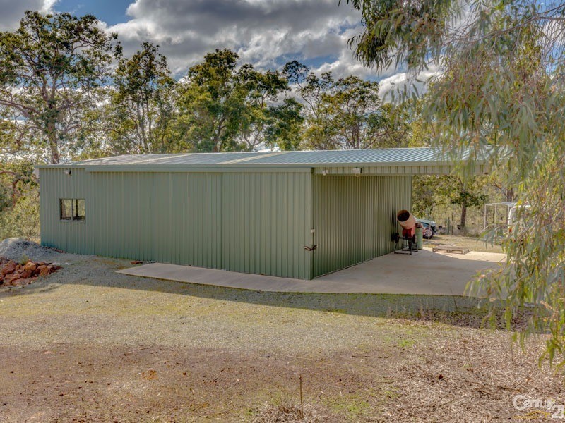 8 Darling Range Drive, Bedfordale WA 6112