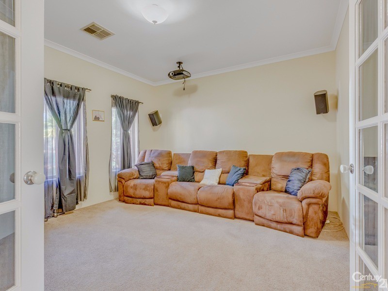 8 Darling Range Drive, Bedfordale WA 6112