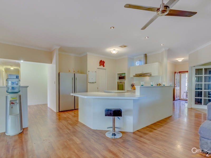 8 Darling Range Drive, Bedfordale WA 6112