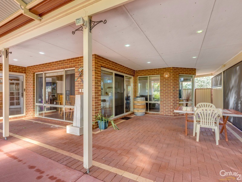 8 Darling Range Drive, Bedfordale WA 6112
