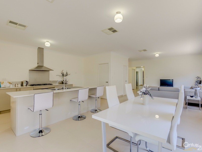 35 Wannell Street, Queens Park WA 6107