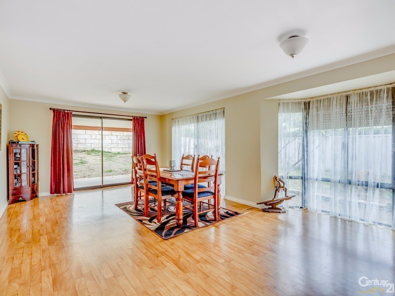 32 Colchester Avenue, Orelia WA 6167