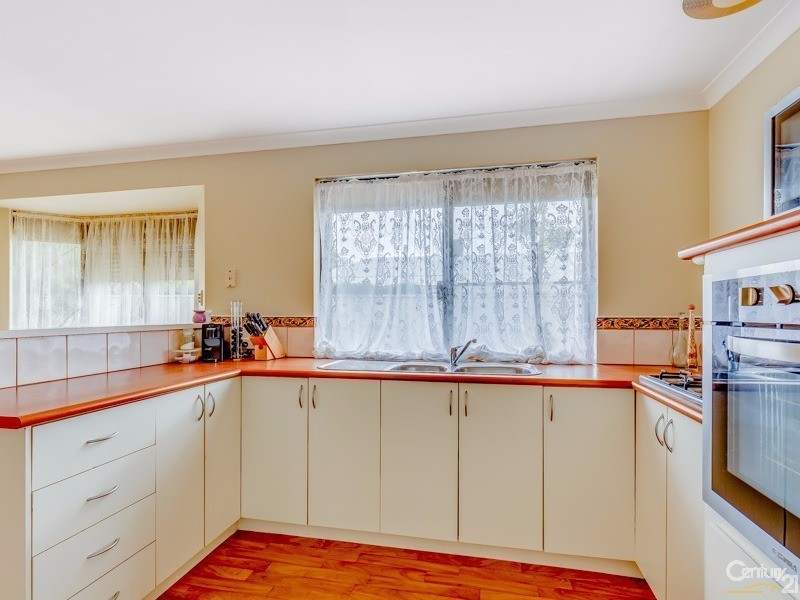 32 Colchester Avenue, Orelia WA 6167