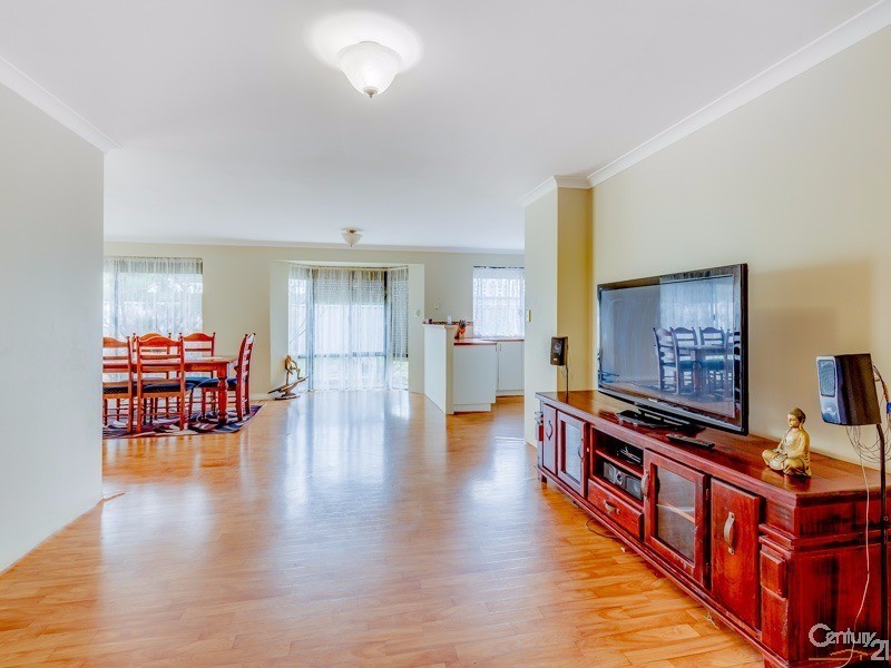 32 Colchester Avenue, Orelia WA 6167