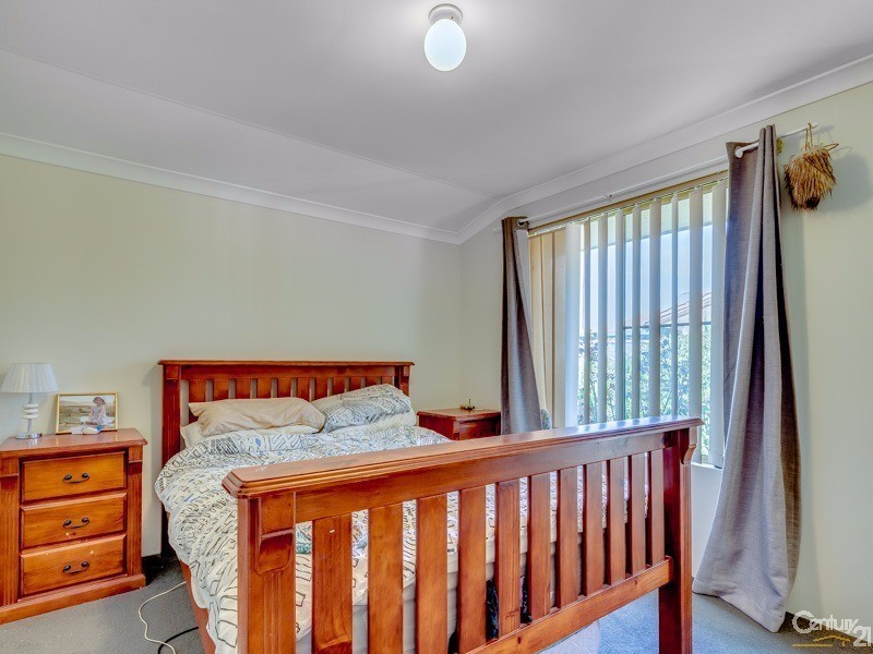 8 Oriole Way, Thornlie WA 6108