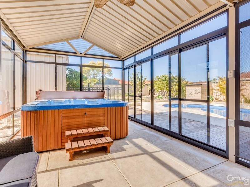 20 Fantail Way, Huntingdale WA 6110
