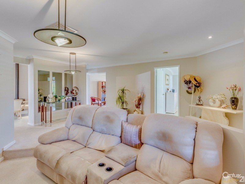 20 Fantail Way, Huntingdale WA 6110