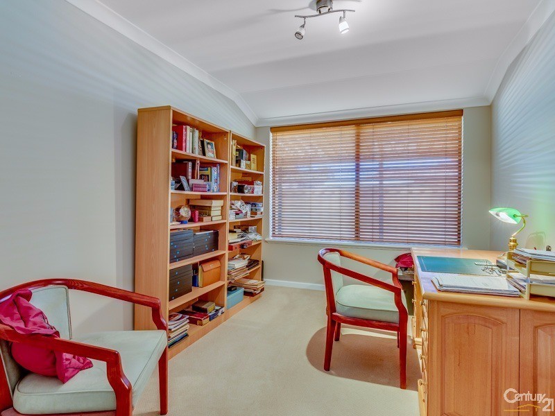 20 Fantail Way, Huntingdale WA 6110