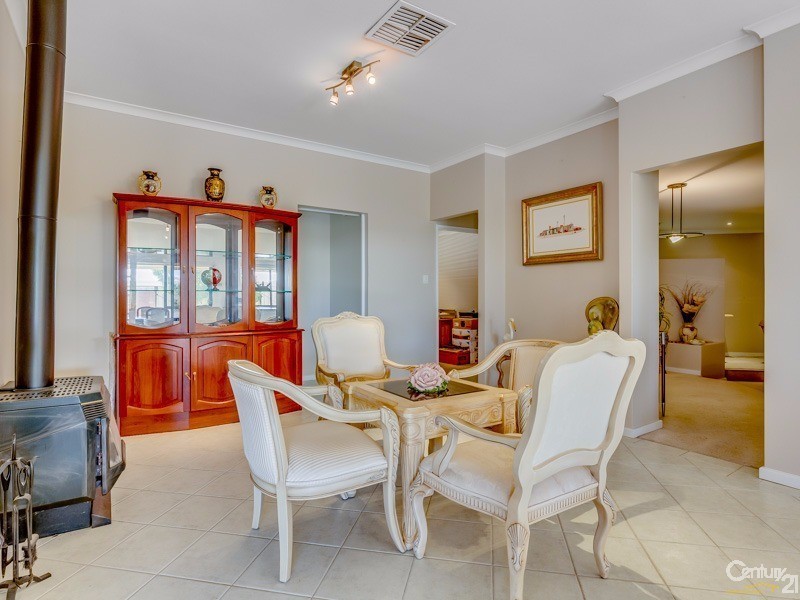 20 Fantail Way, Huntingdale WA 6110