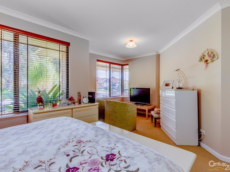 20 Fantail Way, Huntingdale WA 6110