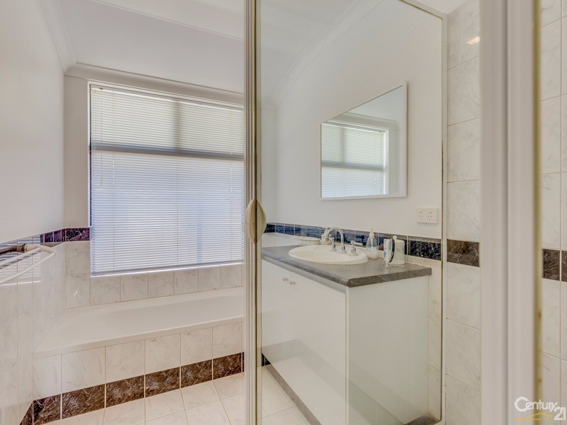 20 Fantail Way, Huntingdale WA 6110