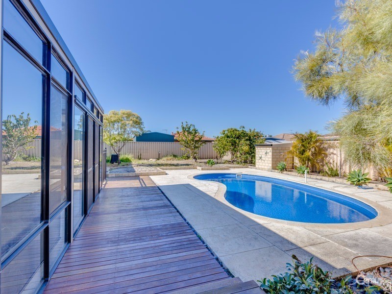20 Fantail Way, Huntingdale WA 6110