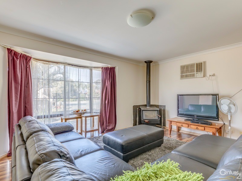 9 Lorikeet Way, Gosnells WA 6110