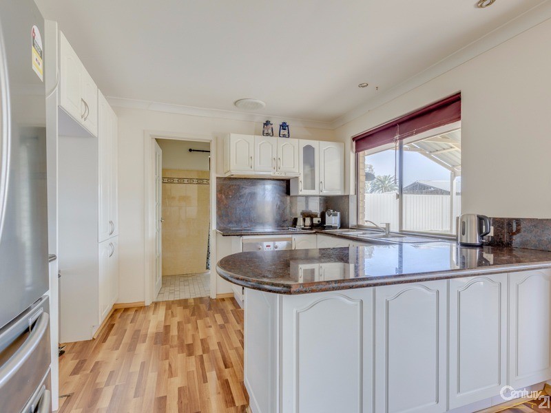 9 Lorikeet Way, Gosnells WA 6110