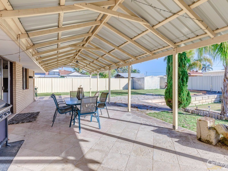 9 Lorikeet Way, Gosnells WA 6110