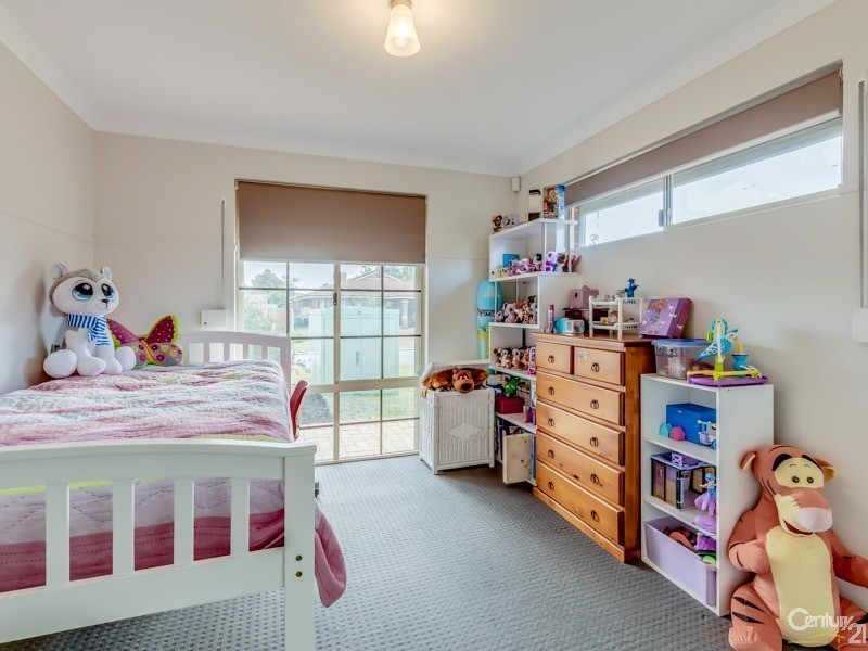 58 Waratah Boulevard, Canning Vale WA 6155