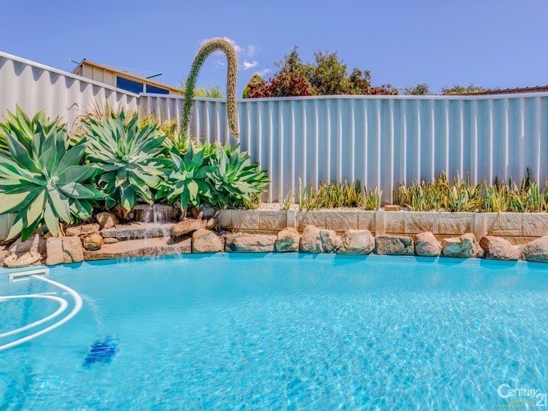 15 Ronsard Place, Yangebup WA 6164