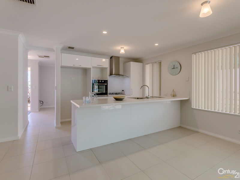 15 Ronsard Place, Yangebup WA 6164