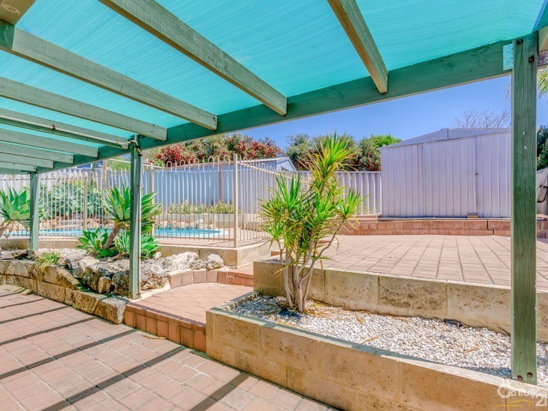 15 Ronsard Place, Yangebup WA 6164