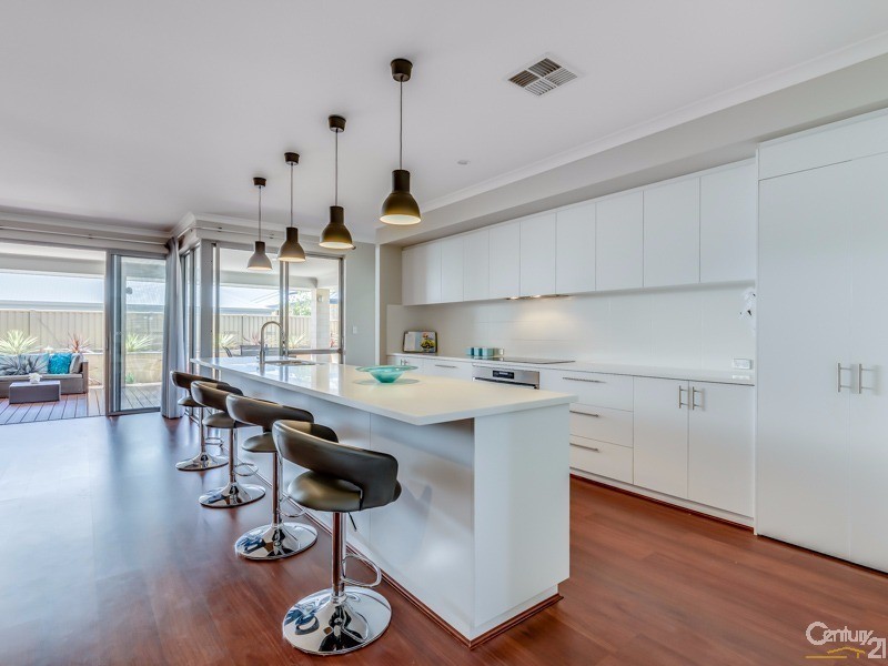 16 Bradstocks Grove, Southern River WA 6110