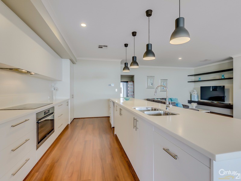 16 Bradstocks Grove, Southern River WA 6110