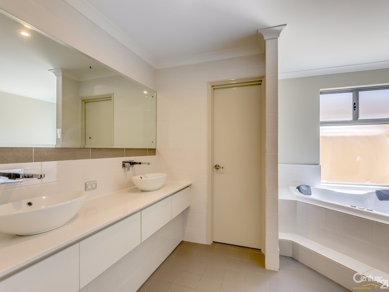 16 Bradstocks Grove, Southern River WA 6110