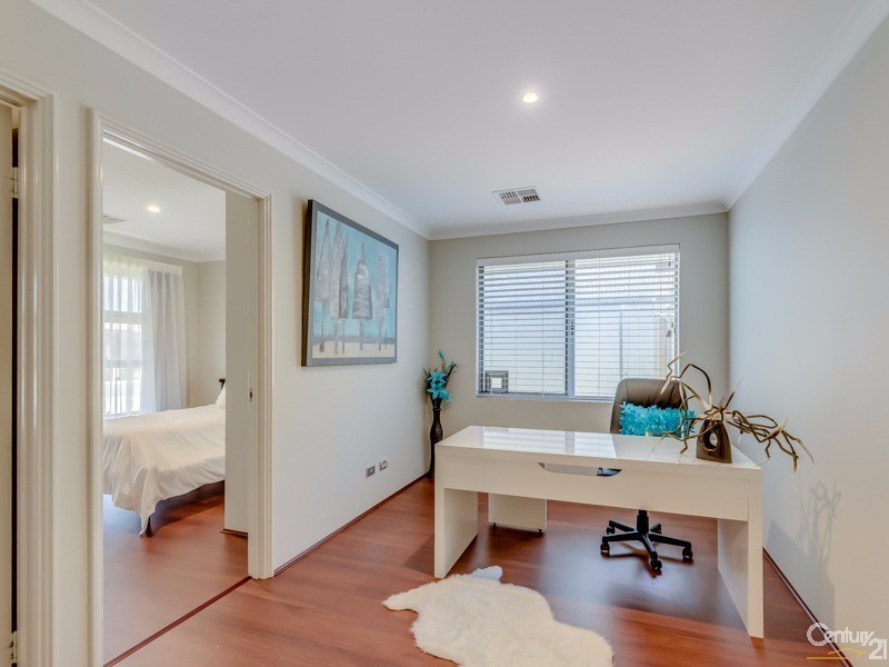 16 Bradstocks Grove, Southern River WA 6110