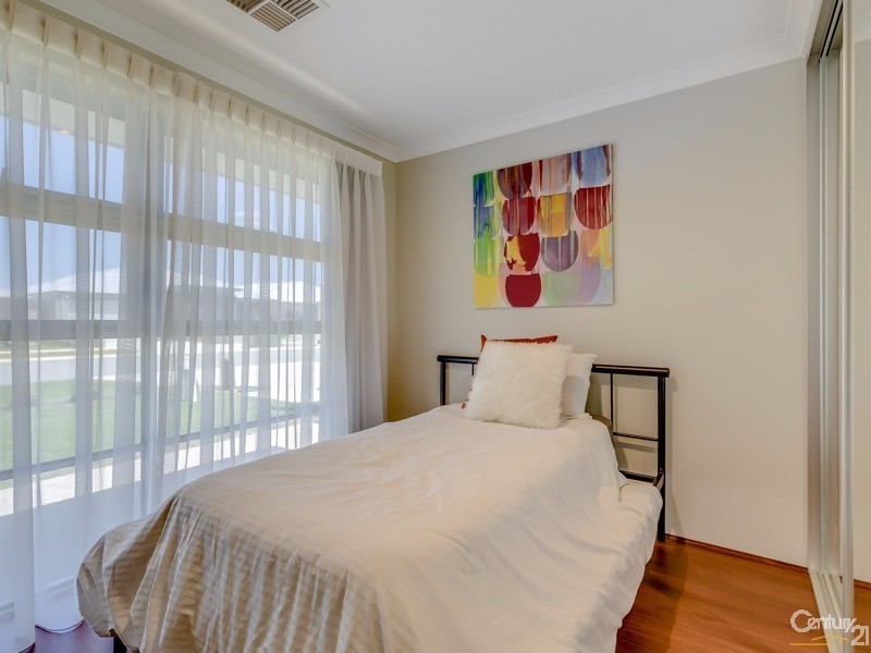 16 Bradstocks Grove, Southern River WA 6110