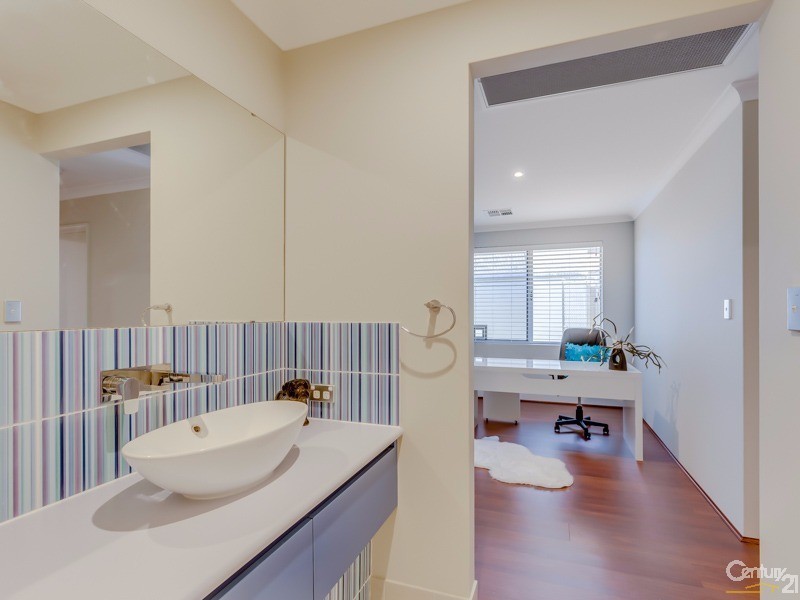 16 Bradstocks Grove, Southern River WA 6110