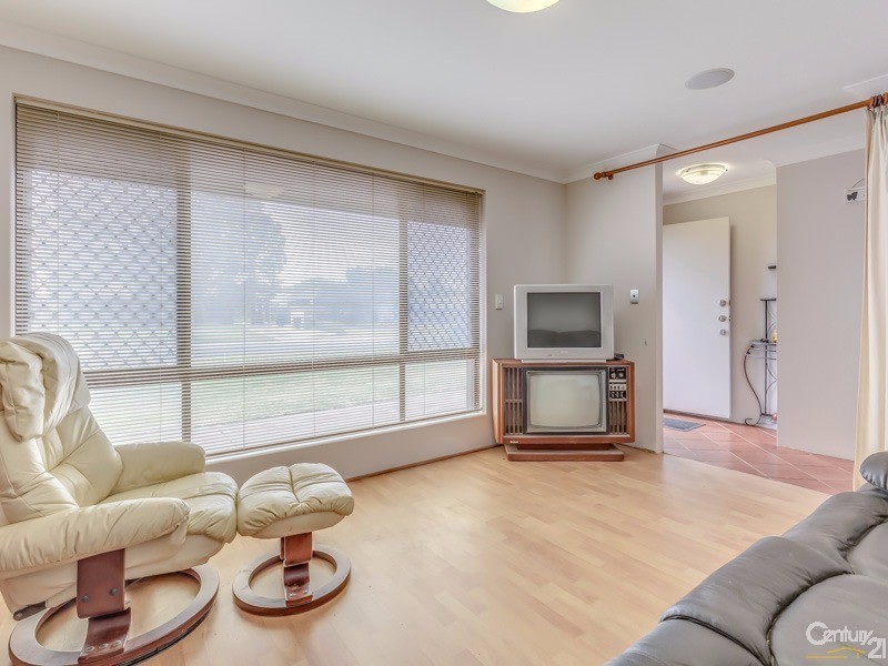 16 Oliphant Street, Kenwick WA 6107