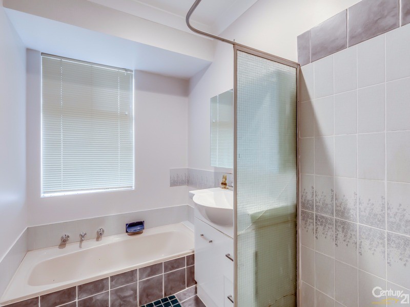 16 Oliphant Street, Kenwick WA 6107